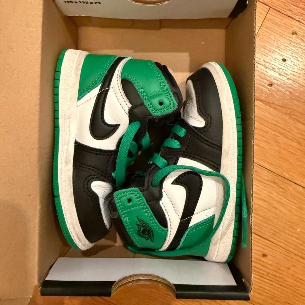 Jordan 1 Retro High OG (TD) - Black/Lucky Green-White